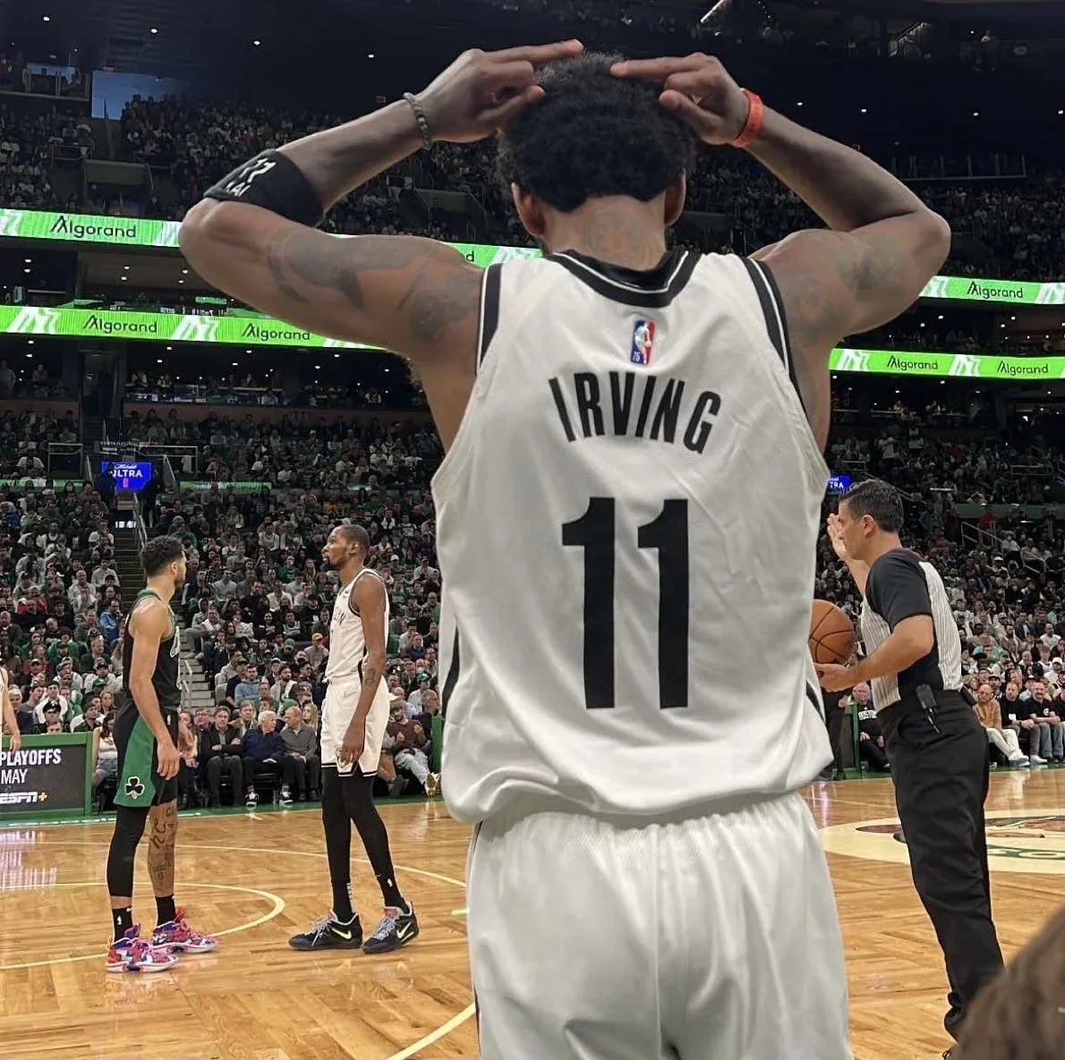 Kyrie PFP 4K