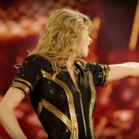 Taylor swift pfp red