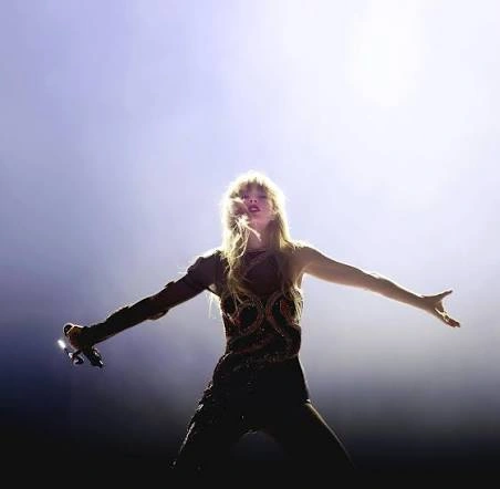 taylor swift profile picture on instagram